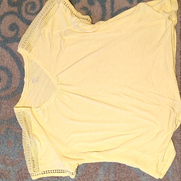 Plus size top - Picture 3 of 3